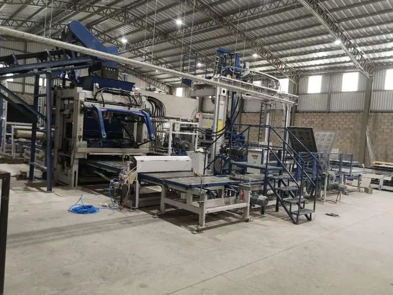 Automatiske blokfremstillingsmaskiner til storskala betonblokproduktion i Sydamerika